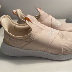 Women’s Pure-motion Adapt Running Shoes